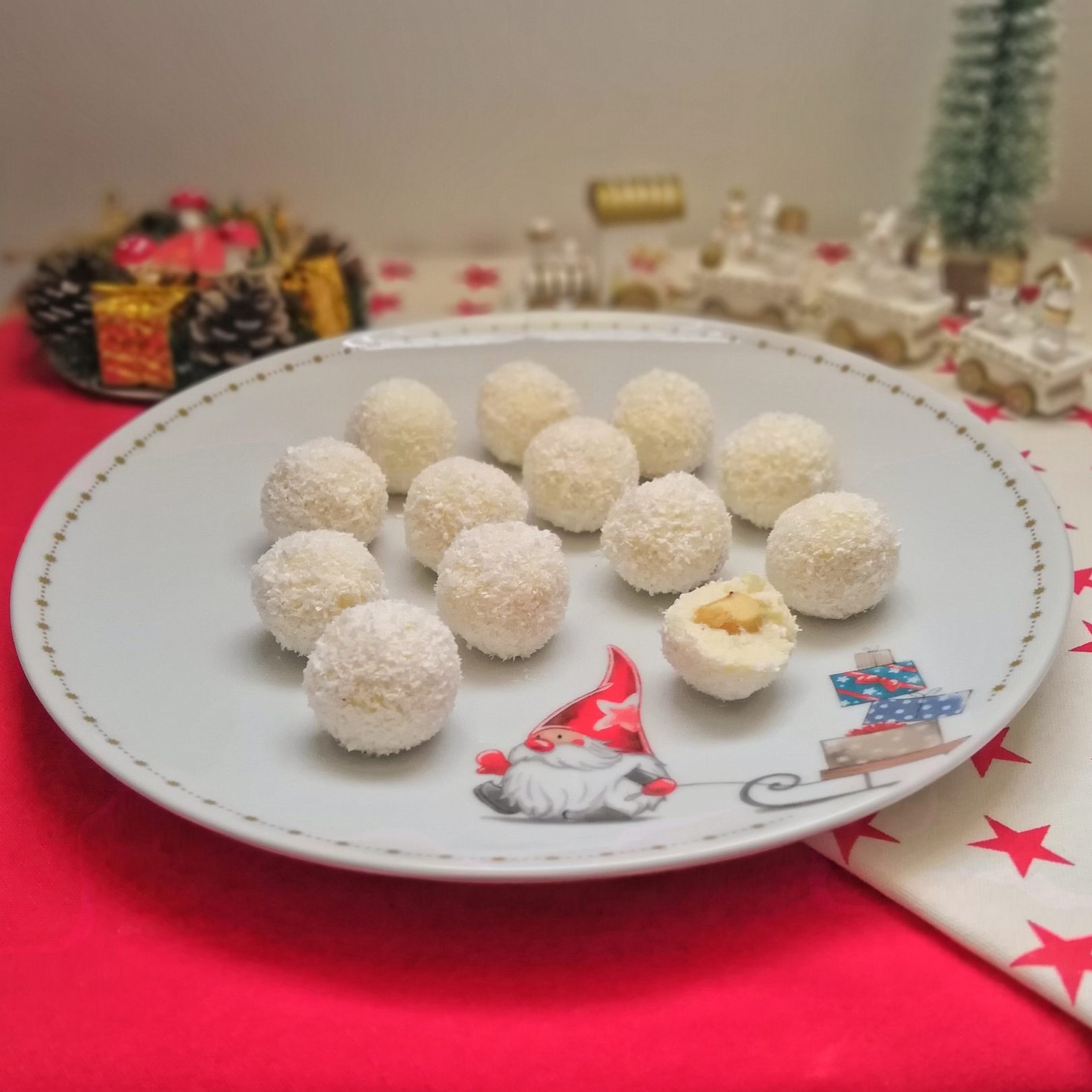Raffaello – Creamy Keto Coconut Pralines